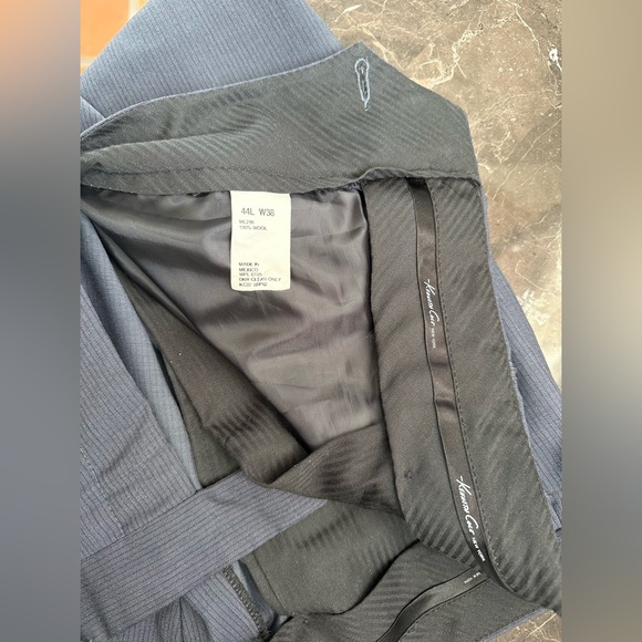 Men’s Suit Like New Navy 44L W38 Kenneth Cole New York sophisticated Business - Picture 15 of 15